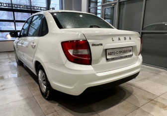 Подержанный автомобиль LADA (ВАЗ) Granta Sedan 2018 года (8 фото)