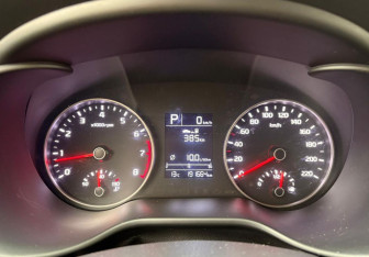 Подержанный автомобиль Kia Rio Sedan 2017 года (13 фото)