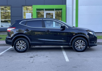 Подержанный автомобиль Nissan Qashqai 2016 года (4 фото)