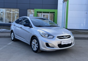Подержанный автомобиль Hyundai Solaris Sedan 2013 года (3 фото)