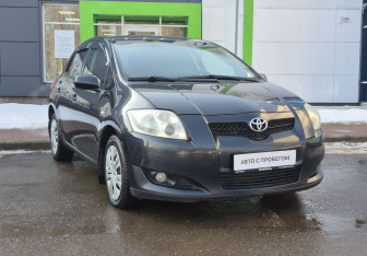 Подержанный автомобиль Toyota Auris Hatchback 2007 года (3 фото)