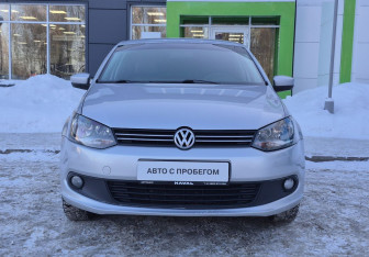 Подержанный автомобиль Volkswagen Polo Sedan 2011 года (2 фото)
