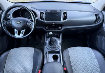Подержанный автомобиль Kia Sportage 2011 года (9 фото)