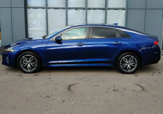 Подержанный автомобиль Kia K5 2021 года (7 фото)