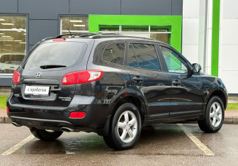 Подержанный автомобиль Hyundai Santa Fe 2009 года (5 фото)