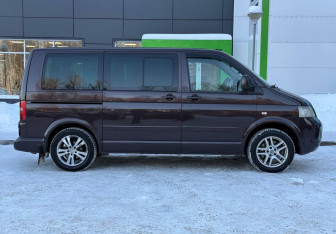 Подержанный автомобиль Volkswagen Multivan 2008 года (4 фото)