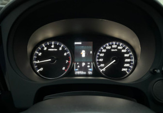 Подержанный автомобиль Mitsubishi Outlander 2017 года (12 фото)