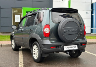 Подержанный автомобиль Chevrolet Niva 2012 года (7 фото)