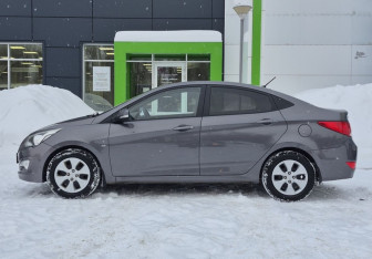 Подержанный автомобиль Hyundai Solaris Sedan 2014 года (8 фото)