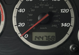 Подержанный автомобиль Honda CR-V 2002 года (12 фото)