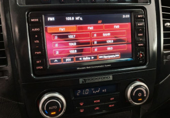 Подержанный автомобиль Mitsubishi Pajero 2008 года (12 фото)