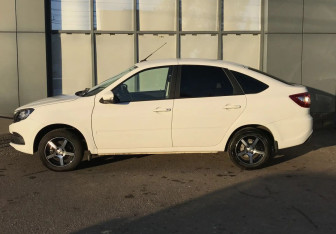 Подержанный автомобиль LADA (ВАЗ) Granta Liftback 2023 года (5 фото)