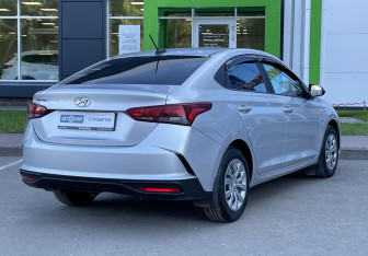 Подержанный автомобиль Hyundai Solaris Sedan 2021 года (5 фото)
