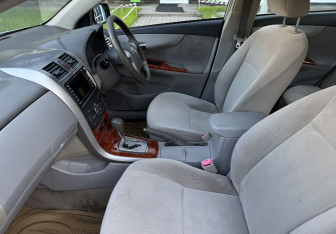 Подержанный автомобиль Toyota Corolla Sedan 2008 года (9 фото)