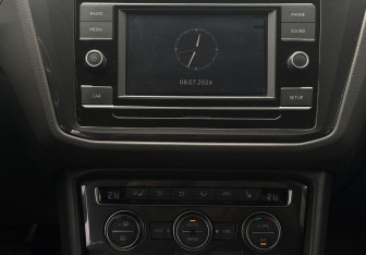 Подержанный автомобиль Volkswagen Tiguan 2017 года (12 фото)