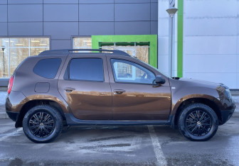 Подержанный автомобиль Renault Duster 2012 года (4 фото)