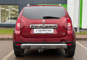 Подержанный автомобиль Renault Duster 2015 года (6 фото)