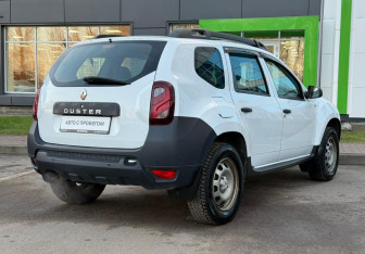 Подержанный автомобиль Renault Duster 2020 года (5 фото)