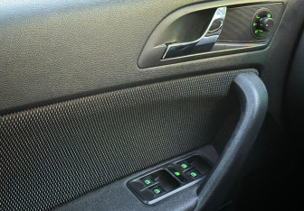 Подержанный автомобиль Skoda Yeti 2013 года (14 фото)