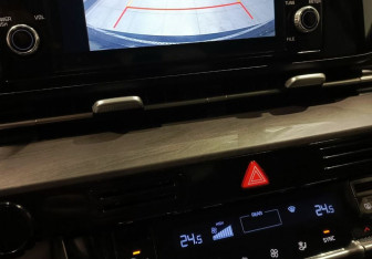 Подержанный автомобиль Kia Carnival 2021 года (14 фото)