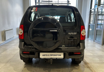Подержанный автомобиль Chevrolet Niva 2019 года (7 фото)