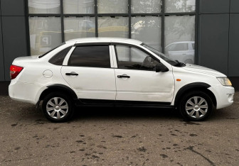 Подержанный автомобиль LADA (ВАЗ) Granta Sedan 2015 года (4 фото)