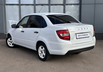 Подержанный автомобиль LADA (ВАЗ) Granta Sedan 2020 года (5 фото)