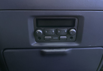 Подержанный автомобиль Toyota Land Cruiser Suv 2006 года (19 фото)