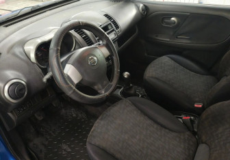 Подержанный автомобиль Nissan Note 2007 года (9 фото)