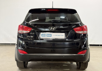 Подержанный автомобиль Hyundai ix35 2013 года (6 фото)