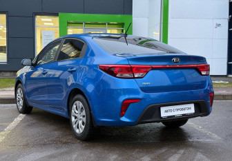 Подержанный автомобиль Kia Rio Sedan 2017 года (7 фото)