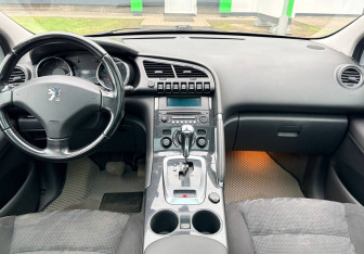Подержанный автомобиль Peugeot 3008 2011 года (11 фото)