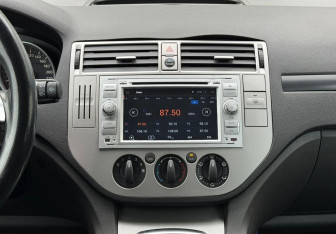 Подержанный автомобиль Ford Kuga 2009 года (13 фото)