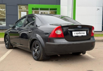 Подержанный автомобиль Ford Focus Sedan 2007 года (7 фото)