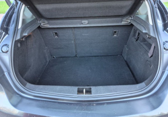 Подержанный автомобиль Opel Astra Hatchback 2014 года (14 фото)