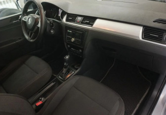 Подержанный автомобиль Skoda Rapid Liftback 2016 года (11 фото)