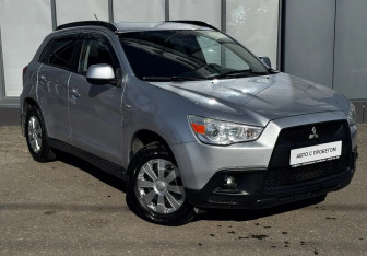 Подержанный автомобиль Mitsubishi ASX 2012 года (3 фото)