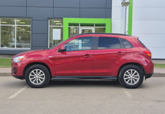 Подержанный автомобиль Mitsubishi ASX 2014 года (8 фото)