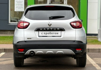 Подержанный автомобиль Renault Kaptur 2016 года (6 фото)