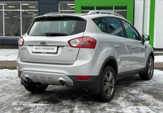 Подержанный автомобиль Ford Kuga 2009 года (5 фото)