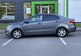 Подержанный автомобиль Kia Rio Sedan 2012 года (8 фото)