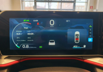 Подержанный автомобиль Geely Coolray 2023 года (15 фото)