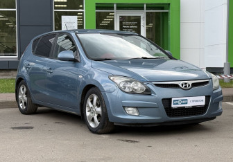 Подержанный автомобиль Hyundai i30 Hatchback 2009 года (3 фото)