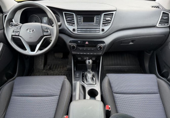Подержанный автомобиль Hyundai Tucson 2016 года (11 фото)