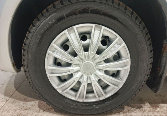 Подержанный автомобиль Renault Logan Sedan 2013 года (9 фото)