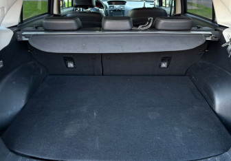 Подержанный автомобиль Subaru XV 2014 года (9 фото)