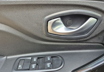 Подержанный автомобиль LADA (ВАЗ) XRAY 2017 года (15 фото)