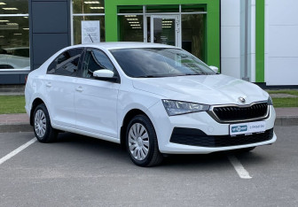 Подержанный автомобиль Skoda Rapid Liftback 2021 года (3 фото)