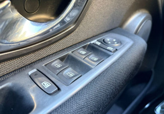 Подержанный автомобиль Renault Fluence 2014 года (15 фото)