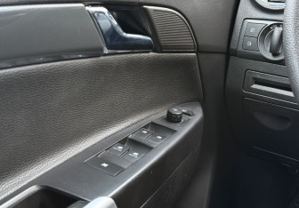 Подержанный автомобиль Opel Antara 2012 года (15 фото)